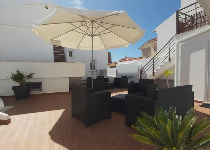 Zambeachouse - Paradise Hostal *